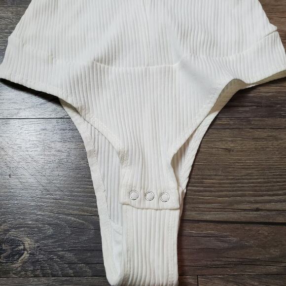 Makers of Dreams Ribbed Bodysuit Cream Long Sleeve Minimalist Chic NWT Sz Small - Picture 2 of 10